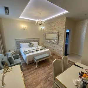 The Red Bricks 4*, Σκόδρα Αλβανία