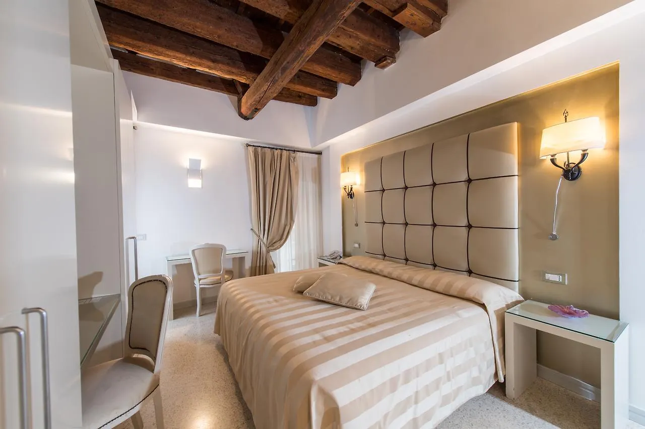 ונציה Hotel Campiello 3*,